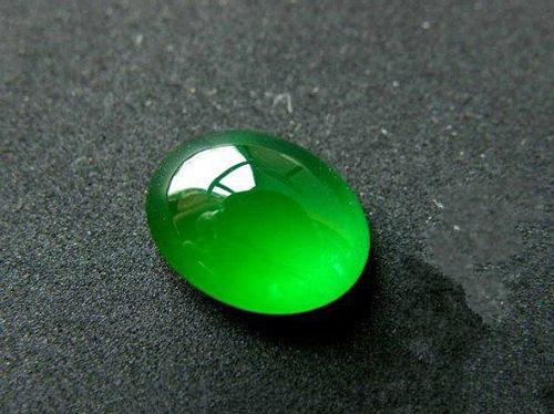 玻璃种翡翠价钱愈来愈高，过高的价钱大家是不是还想要选购   第1张