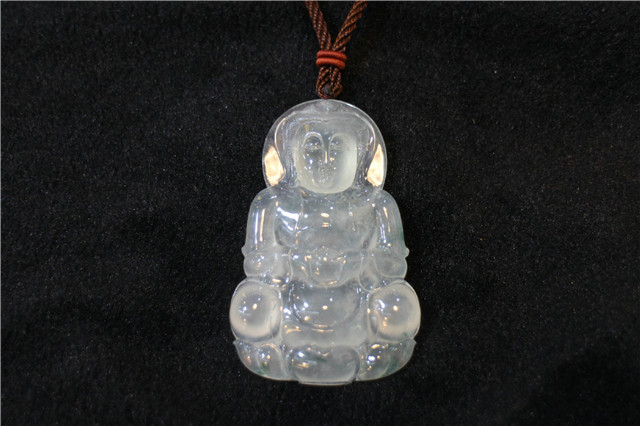 白色冰糯种价值高吗?它值得收藏吗? 第2张