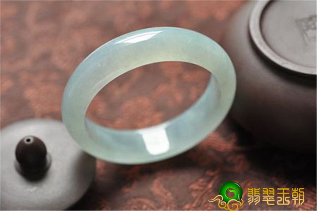 翡翠的种是什么意思?翡翠行业内所说翡翠的种主要是指三个方面! 第2张