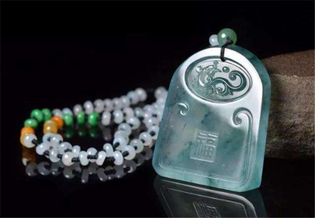 如何辨别翡翠是否纯天然的？看了这四点就知道！   第5张