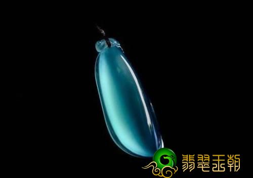 漂亮的高品质翡翠，深蓝色翡翠冰种翡翠的特性   第2张