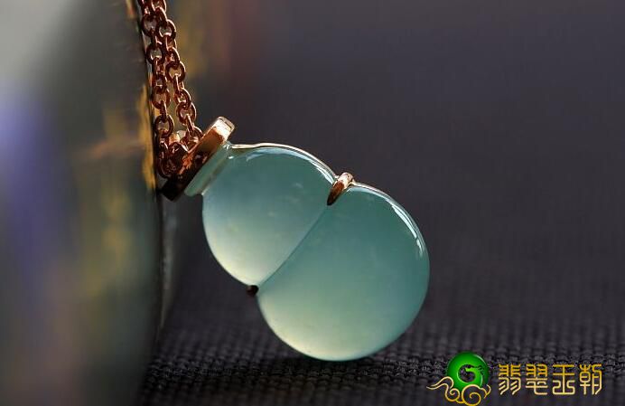 怎么翡翠中的晴水和蓝水，仅仅是一字之差吗?   第2张