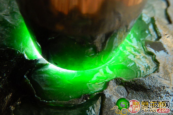 翡翠赌石都有哪些方法   第3张