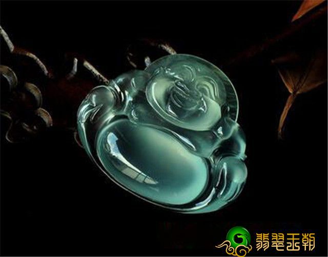 佩戴翡翠吊坠有讲究？今天就来跟大家讲一讲！   第2张