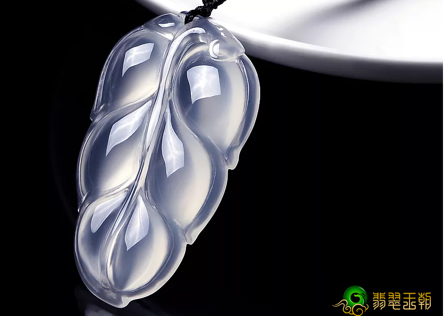 不一样人群对翡翠叶片的挑选有什么不一样，对其手工雕刻规定有什么不一样   第2张
