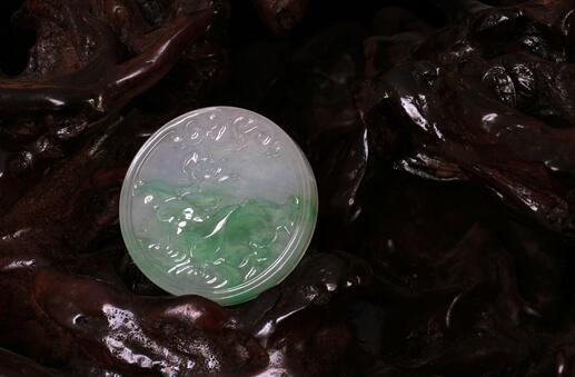 经常佩戴翡翠手镯的作用有哪些 保证让你大吃一惊 第2张