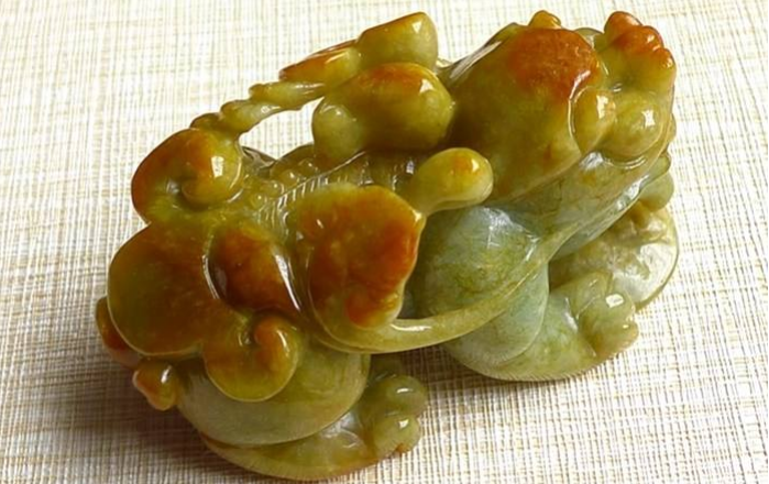 翡翠貔貅把件有什么寓意?在把玩时需要注意些什么? 第2张
