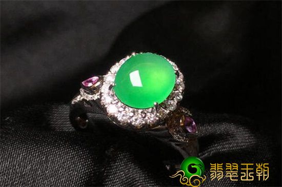 翡翠绿可以分为几种？翡翠的绿有哪几种   第2张