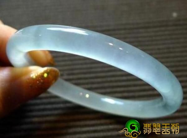 翡翠挖水是什么，翡翠挖水挖好了原来这么重要   第2张