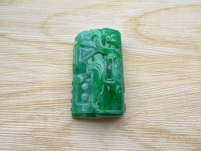 佩戴翡翠龙凤牌有什么意思？龙凤牌有着什么样的寓意？   第2张