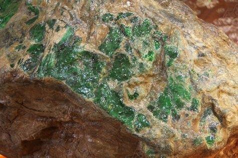 什么样的翡翠原石能升值 翡翠原石的升值空间有多大 