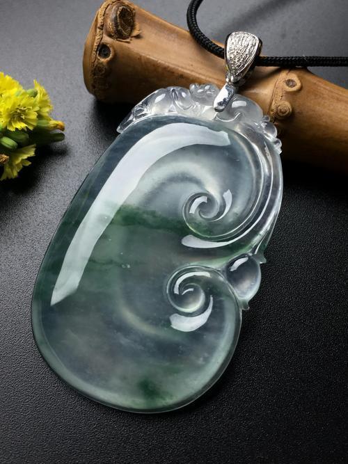 佩戴翡翠如意有什么寓意 佩戴翡翠如意的意义好不好