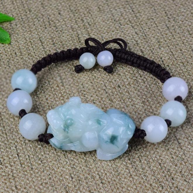 佩戴翡翠貔貅的作用 不同材质的貔貅的功能与作用 