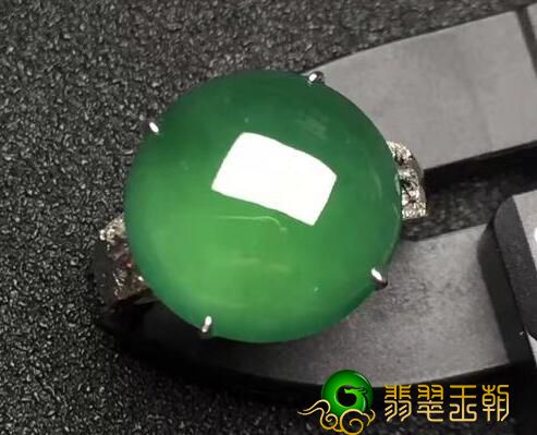 翡翠才算是真实的“彩虹石”！七大色调，总会有一款美到你   第1张