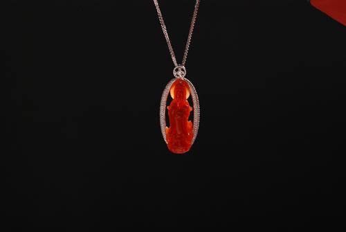 鸡冠红翡翠a货价格高吗？选购它有什么要点值得注意？   第1张