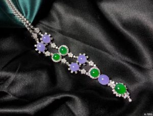 紫罗兰花配搭绿翠蛋面的翡翠颈链   第2张