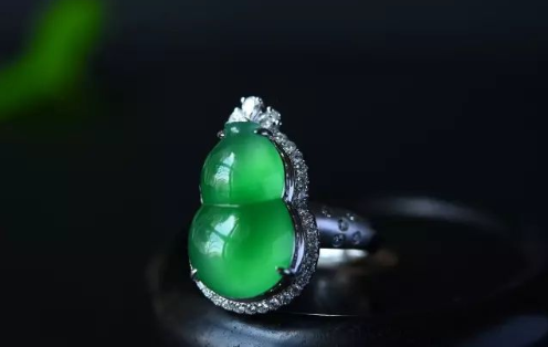 翡翠葫芦的寓意有哪些？看完你就懂了！   第5张