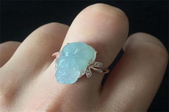 干青铁龙生翡翠啥意思   第2张