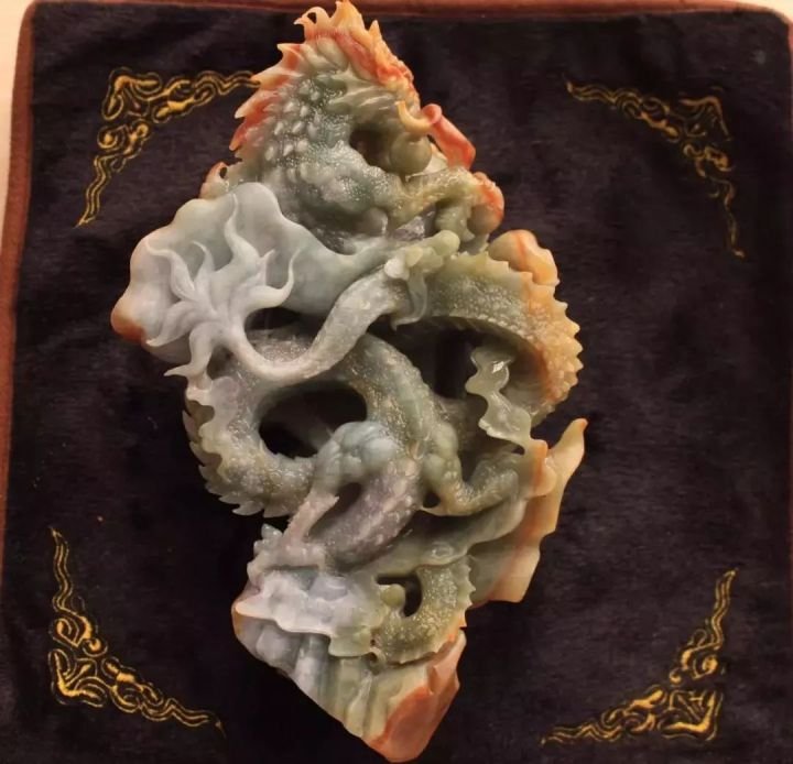 
                历时三年，终把一块2.6公斤的“大雾”变成艺术，手艺人辛苦了
   第4张