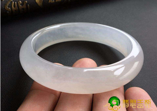 选购翡翠手镯之前，这些翡翠小知识先了解一下！   第4张