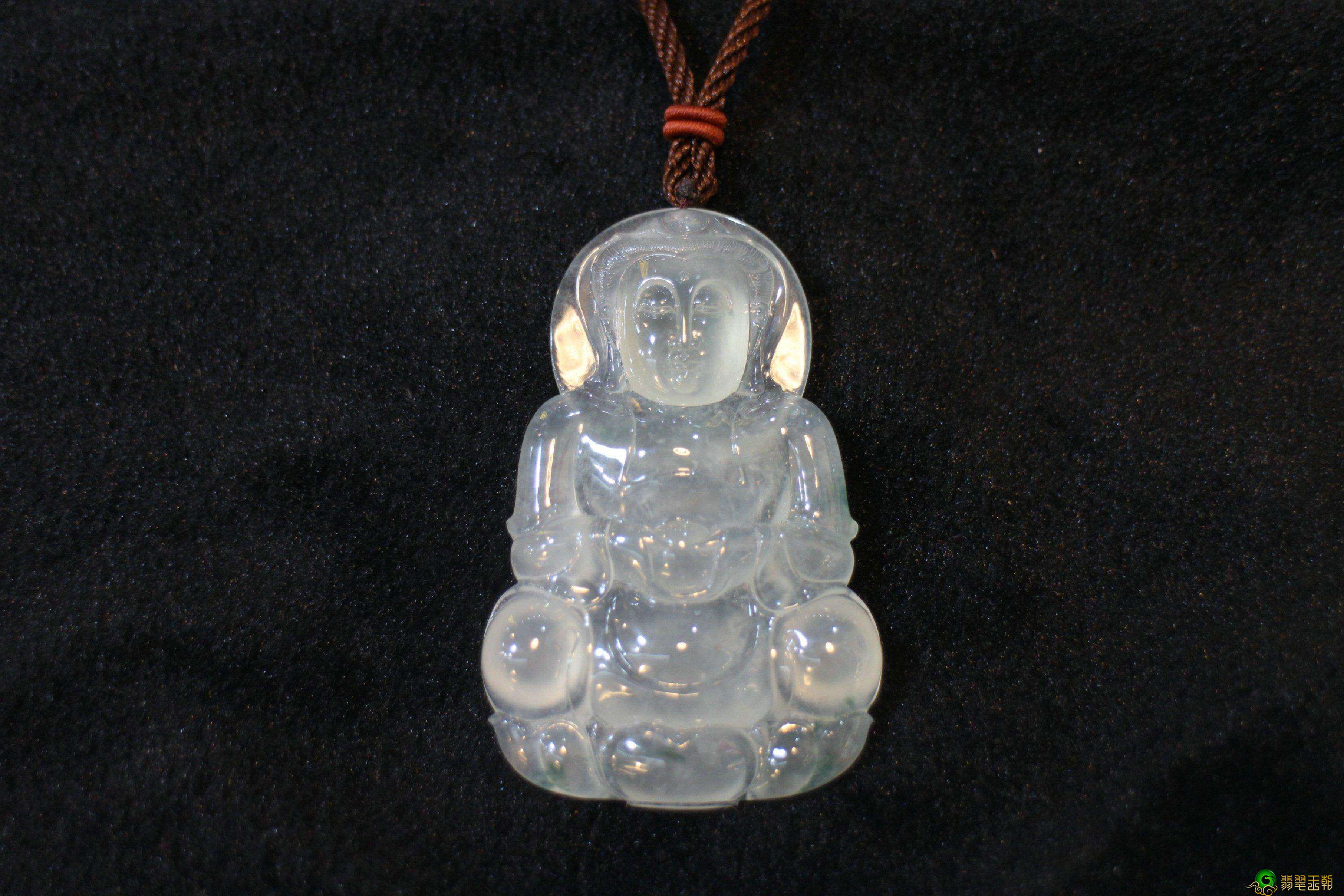 如何选购冰种翡翠吊坠？翡翠吊坠都有什么寓意？   第1张