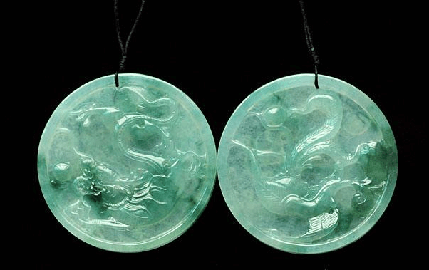 一对翡翠龙凤牌的寓意是什么？去哪里购买更可靠？   第2张