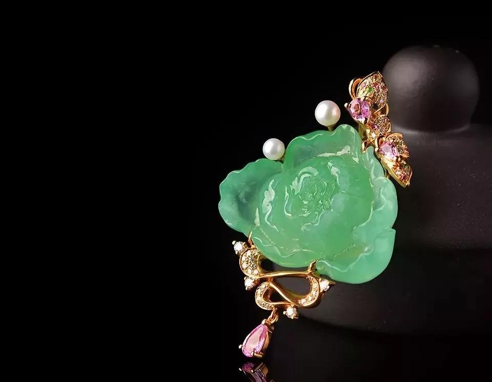 “浓妆艳抹”翡翠，发掘不一样的美   第2张