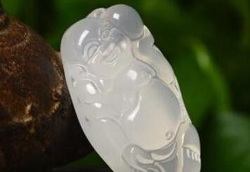 昆仑玉和翡翠哪个好 二者有什么差异 