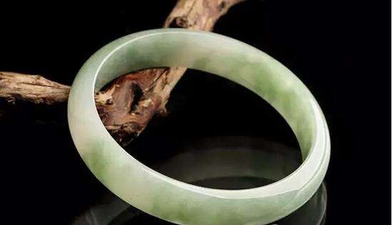 翡翠手镯有哪些类型？看了你就知道！   第2张