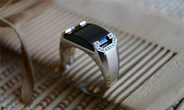 墨翠和墨玉的区别是什么？看完这篇文章你就懂了！   第2张