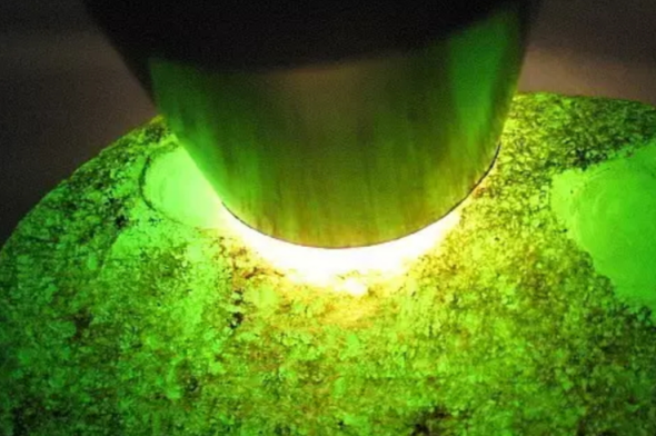 有“苍蝇翅”的玉石就是天然翡翠么？这些情况是例外！   第1张