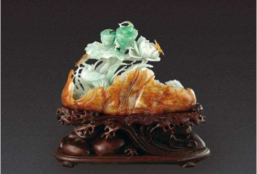 最新的翡翠摆件价格多少？跟着我一起来看看！   第1张