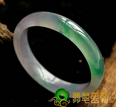 春带彩镯子有什么特点 春带彩镯子的特性 