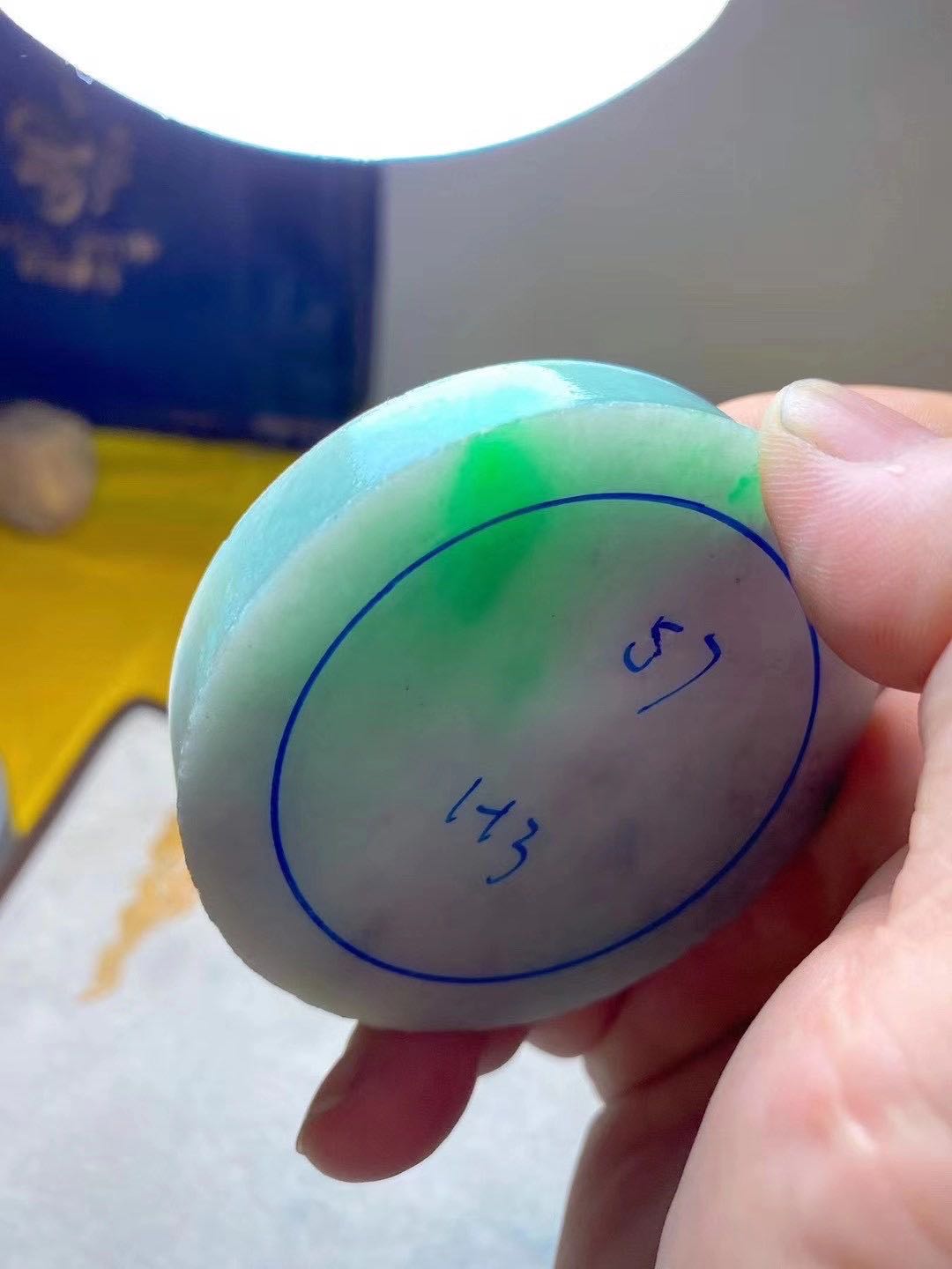 
翡翠翡翠原石生产加工镯子的一个全过程
   第4张