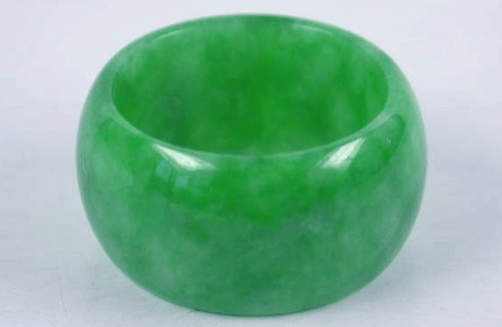 b货翡翠一般多少钱?新手怎么分辨b货? 第1张