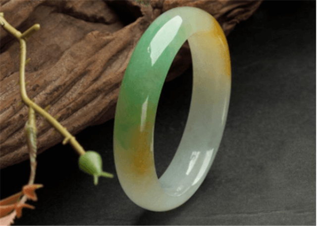 翡翠果冻底什么意思?优质的翡翠是什么样的! 第3张