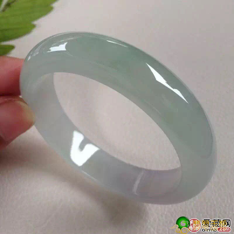 你了解翡翠镯子有多少种吗？每个的实际意义是啥？   第3张