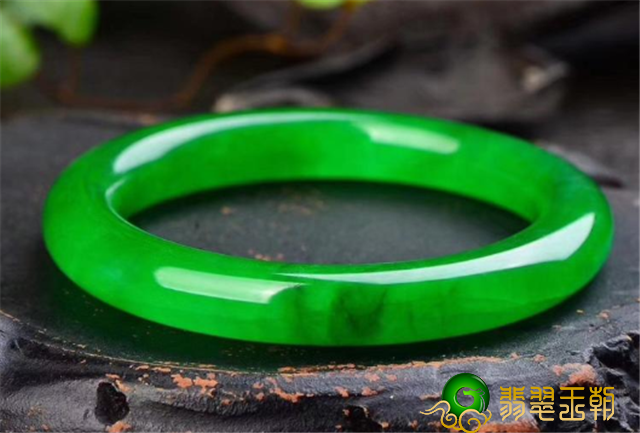 翡翠和玉哪一个有价值？揭密他们的具体情况！   第2张