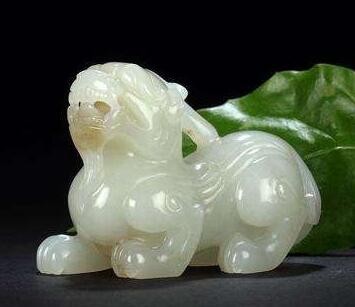 玉养人还是翡翠养人 它们对人体好吗 