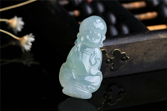 玛瑙和翡翠的区别大吗？谁的市场行情更好？   第3张