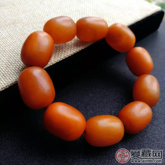 为什么蜜蜡会变色？还会变老？   第2张