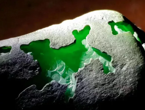 怎么看翡翠原石 新手怎么看翡翠原石的擦口 