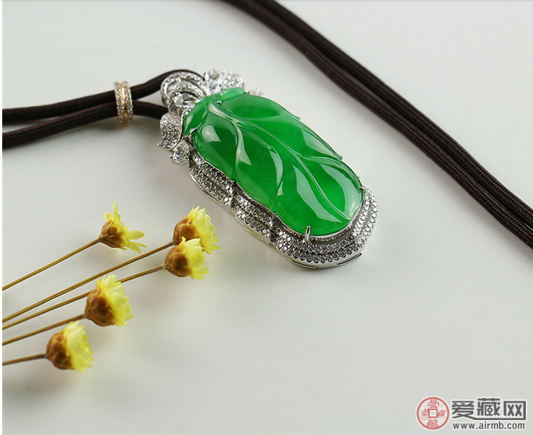 网上鉴定翡翠靠谱吗？如何鉴别翡翠？ 