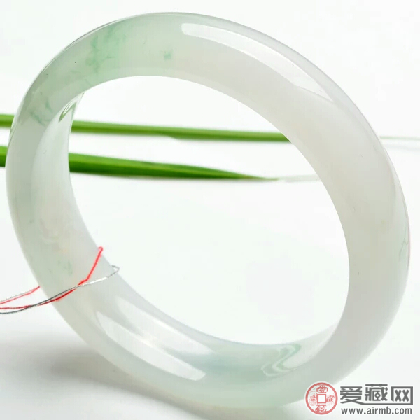 冰糯种翡翠价值会受什么的影响？ 