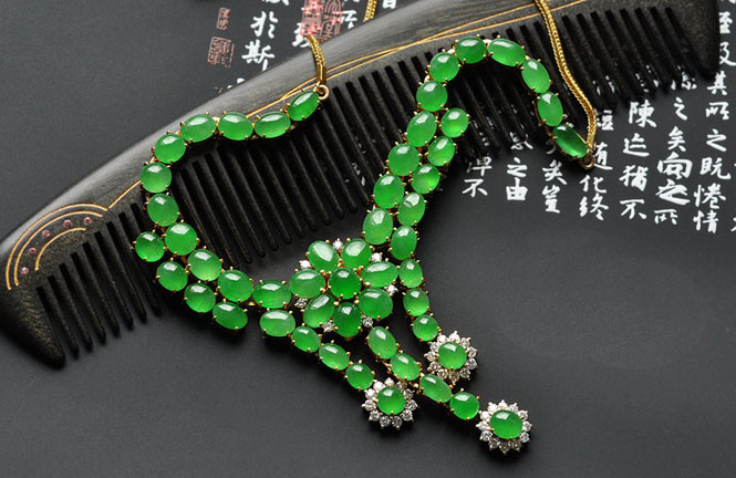 翡翠项链的佩戴方法 翡翠项链的保养知识 