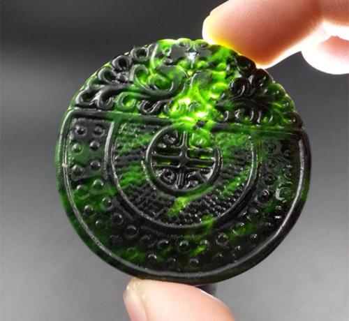 什么是墨玉 什么样的墨玉好   第2张