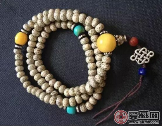最全的星月菩提子配饰指南 星月搭配饰有哪些   第3张