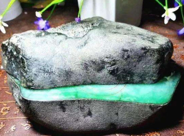 飘阳绿翡翠价格 飘阳绿翡翠一般多少钱 第2张