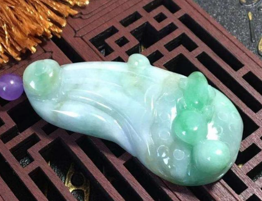 普通翡翠图片 普通翡翠图片及价格一般多少 第1张