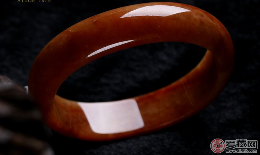 怎样鉴别红翡翠？这些常识你一定要了解 